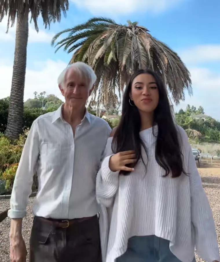 Ljubi pola stoljeća starijeg mu&scaron;karca, time se hvali na TikToku i ba&scaron; je briga &scaron;to se svi zgražaju