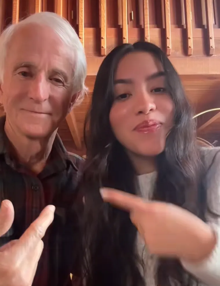 Ljubi pola stoljeća starijeg mu&scaron;karca, time se hvali na TikToku i ba&scaron; je briga &scaron;to se svi zgražaju