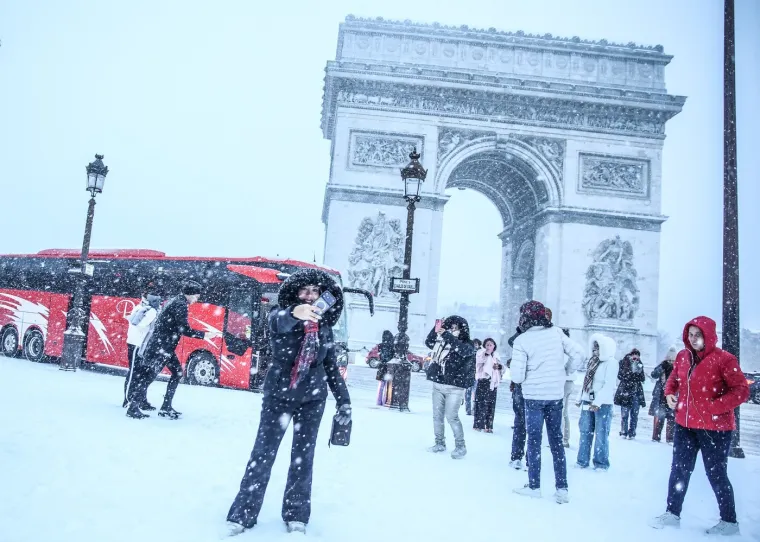 Oluja i ledeni val paralizirali Europu: Dio kontinenta priprema se za novu 'rundu' snijega i leda