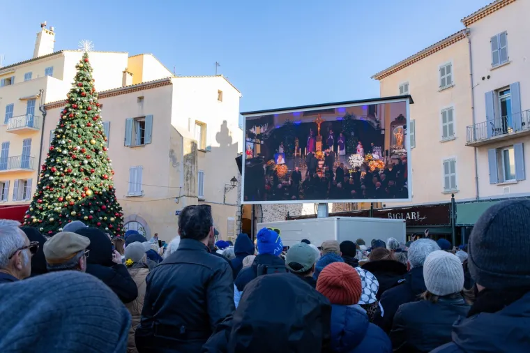 Posljednji ispraćaj francuske dive okupio mno&scaron;tvo: Dirljive poruke na pogrebu Brigitte Bardot