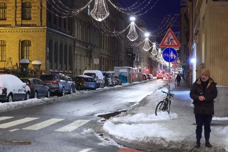 Prometnice su čiste, ali nogostupi? Ovako izgledaju ulice nakon &scaron;to je snijeg 'zatrpao' Zagreb