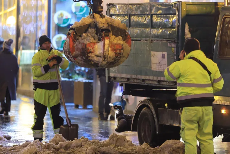 Prometnice su čiste, ali nogostupi? Ovako izgledaju ulice nakon &scaron;to je snijeg 'zatrpao' Zagreb
