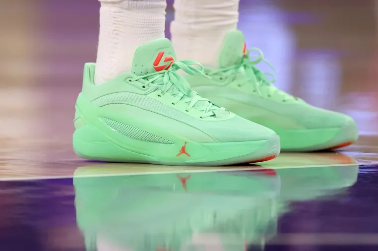 Luka Dončić dominirao parketom, a svi su primjetili tenisice na njegovim nogama: Evo koliko ko&scaron;taju