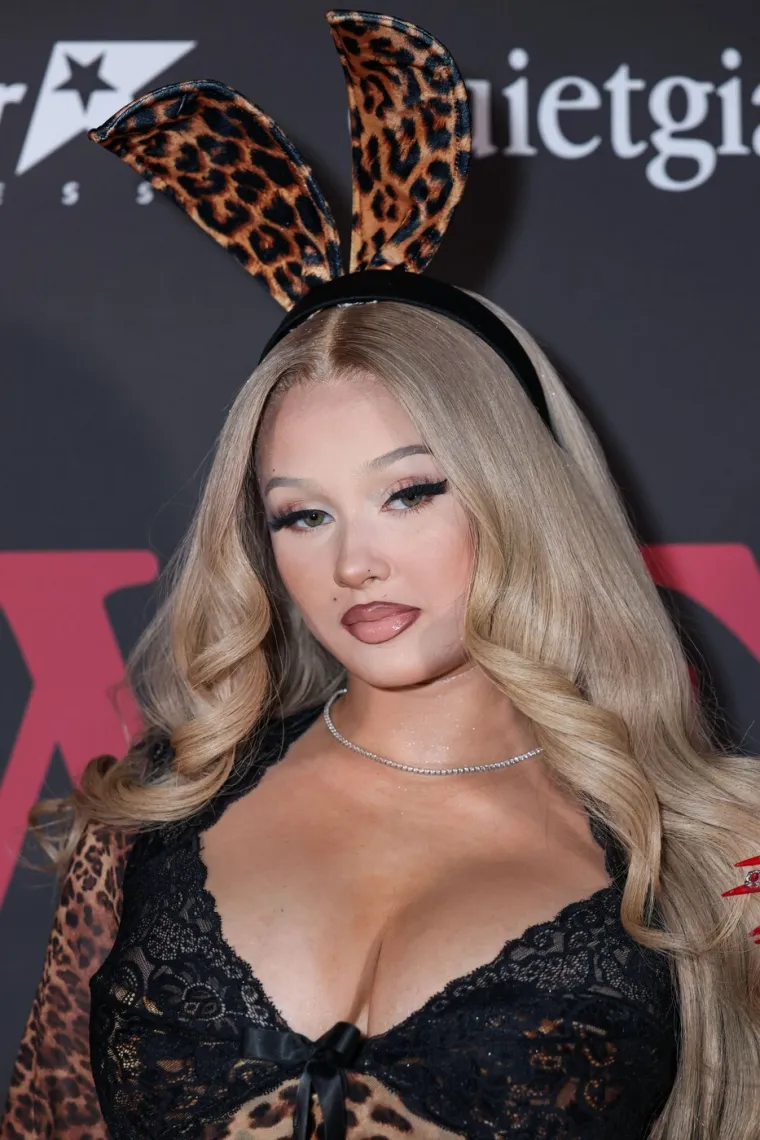 Tata joj kupuje seksi rublje, a ona provocira goli&scaron;avim objavama: Tko je zapravo Alabama Barker?