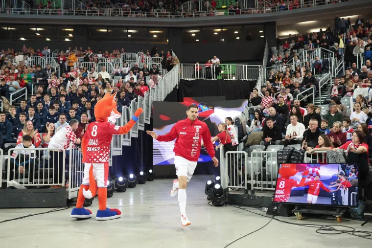 Zlatko Mate&scaron;a i njegova Blanka u prvom planu: Krcata Arena ponovno je glavna u gradu