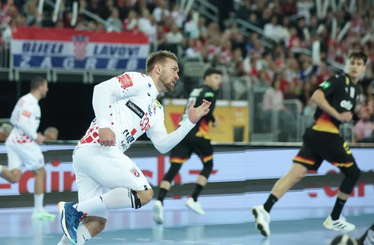 Zlatko Mate&scaron;a i njegova Blanka u prvom planu: Krcata Arena ponovno je glavna u gradu