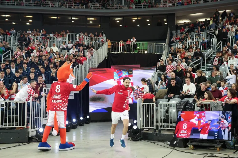 Zlatko Mate&scaron;a i njegova Blanka u prvom planu: Krcata Arena ponovno je glavna u gradu