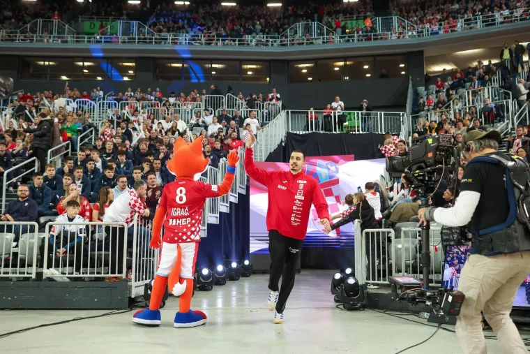 Zlatko Mate&scaron;a i njegova Blanka u prvom planu: Krcata Arena ponovno je glavna u gradu