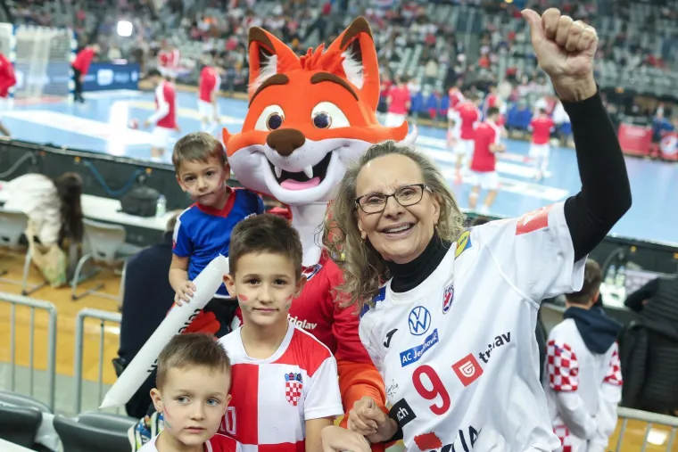 Zlatko Mate&scaron;a i njegova Blanka u prvom planu: Krcata Arena ponovno je glavna u gradu