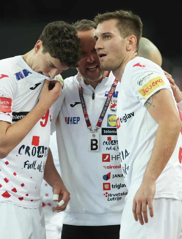 Na tribinama osvanula specijalna poruka za na&scaron;eg kapetana: Ovo niste vidjeli na TV-u