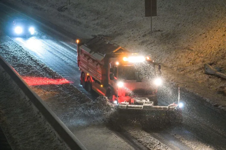 Pogodila ih je žestoka oluja: Sru&scaron;ena drveća i dalekovodi, ljudi bez struje...