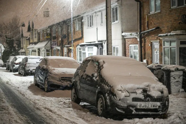 Pogodila ih je žestoka oluja: Sru&scaron;ena drveća i dalekovodi, ljudi bez struje...
