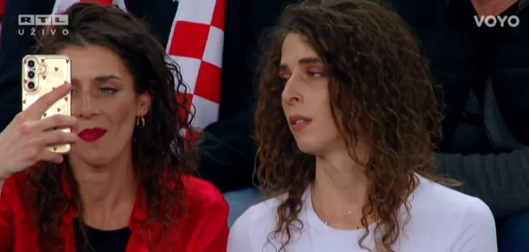 Blizanke ukrale pažnju u Areni Zagreb: Kamera uhvatila &scaron;to su radile na tribini