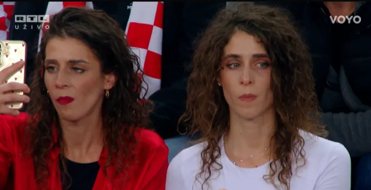 Blizanke ukrale pažnju u Areni Zagreb: Kamera uhvatila &scaron;to su radile na tribini