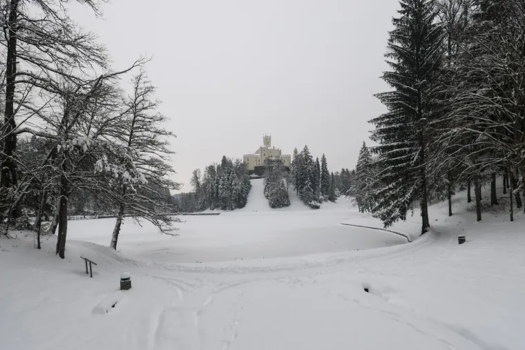 Bajkoviti prizori dvorca Trako&scaron;ćan pod snijegom kao da su ispali iz slikovnice