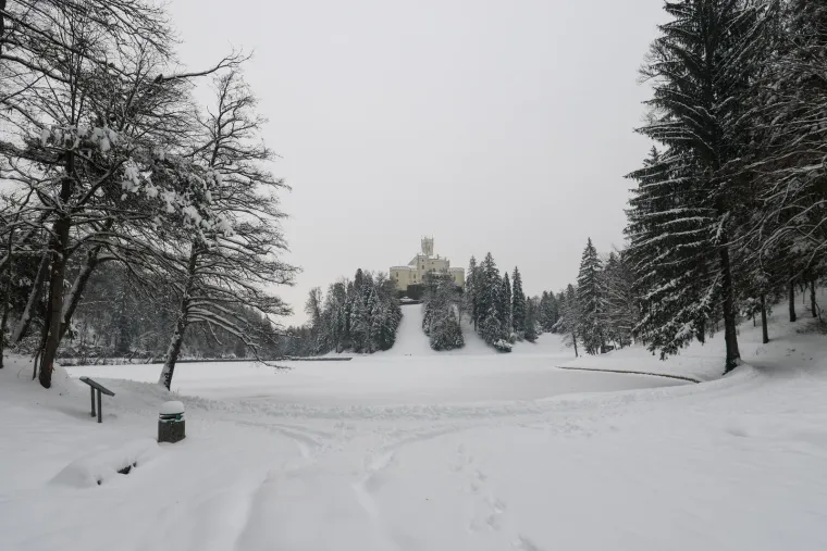 Bajkoviti prizori dvorca Trako&scaron;ćan pod snijegom kao da su ispali iz slikovnice
