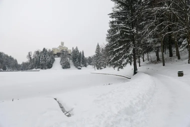 Bajkoviti prizori dvorca Trako&scaron;ćan pod snijegom kao da su ispali iz slikovnice