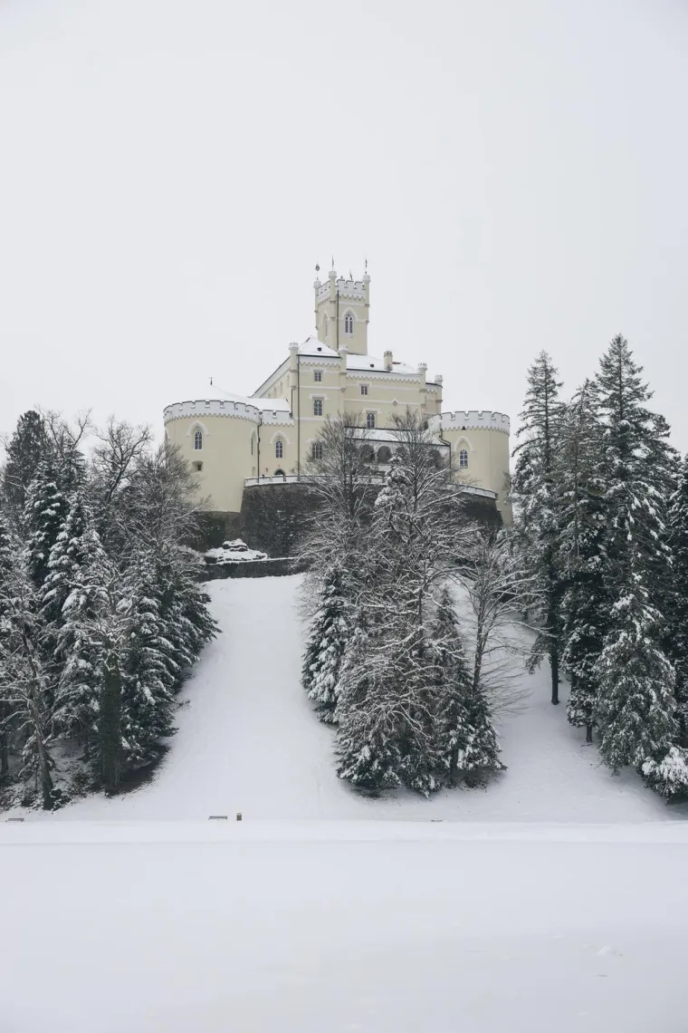 Bajkoviti prizori dvorca Trako&scaron;ćan pod snijegom kao da su ispali iz slikovnice