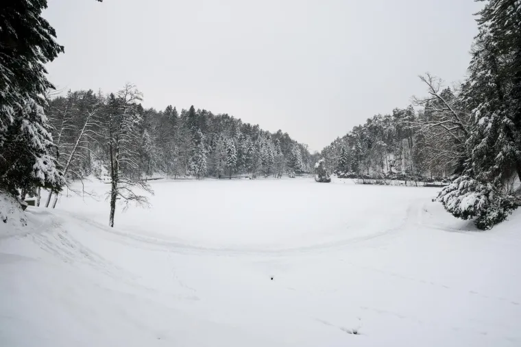 Bajkoviti prizori dvorca Trako&scaron;ćan pod snijegom kao da su ispali iz slikovnice