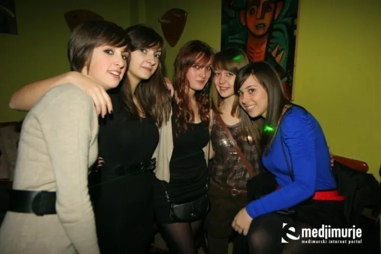 Ovako su Međimurci dočekali 2012.: Pogledajte elegantne kombinacije lijepih djevojaka