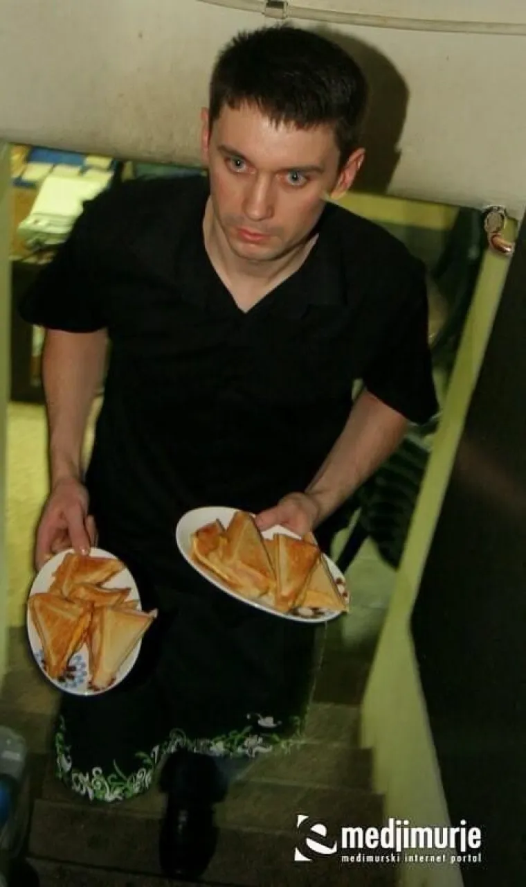 Ovako su Međimurci dočekali 2012.: Pogledajte elegantne kombinacije lijepih djevojaka