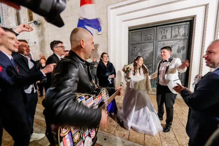 Miro Bulj oženio sina! Stigle prve fotke s vjenčanja, orilo se u Sinju!