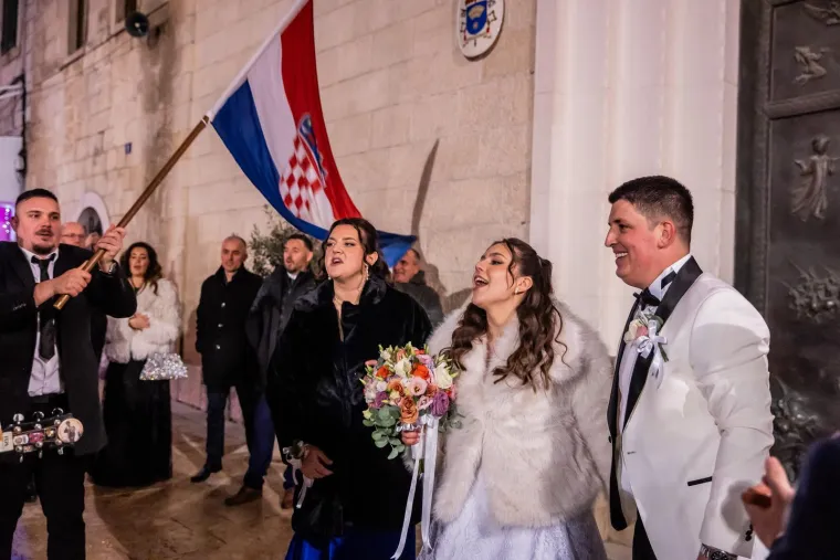 Miro Bulj oženio sina! Stigle prve fotke s vjenčanja, orilo se u Sinju!