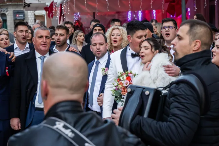 Miro Bulj oženio sina! Stigle prve fotke s vjenčanja, orilo se u Sinju!