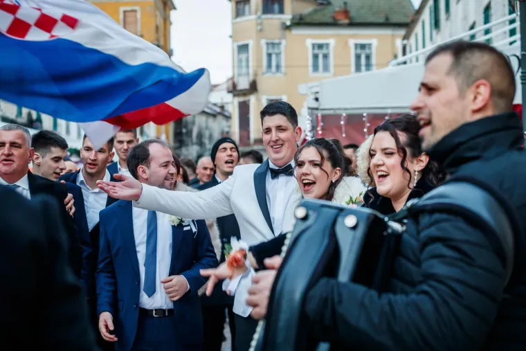 Miro Bulj oženio sina! Stigle prve fotke s vjenčanja, orilo se u Sinju!