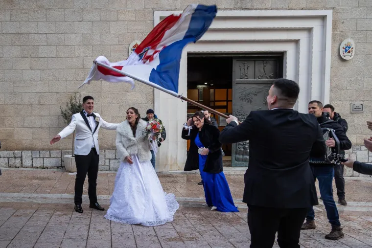 Miro Bulj oženio sina! Stigle prve fotke s vjenčanja, orilo se u Sinju!