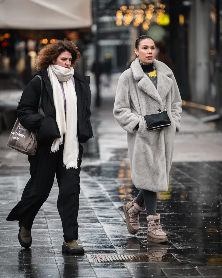 Dame u Zagrebu su se pripremile za hladnoću: Zasjale na &scaron;pici u crnom od glave do pete