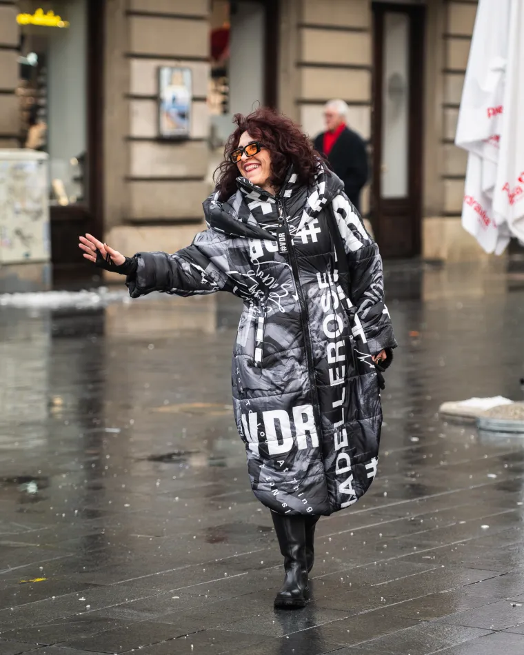 Dame u Zagrebu su se pripremile za hladnoću: Zasjale na &scaron;pici u crnom od glave do pete