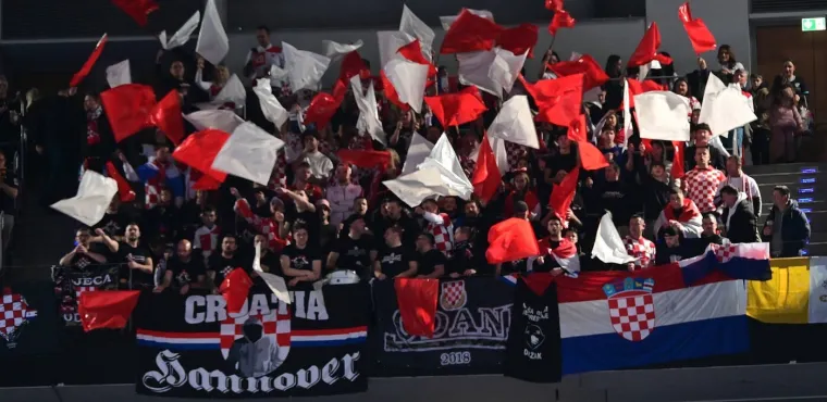 Kult reprezentacije: Hannover je vidio i koreografiju hrvatskih navijača na tribinama