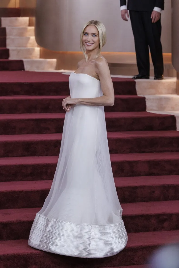 Prozirne haljine i dekoltei do pupka: Tko je zapalio crveni tepih na Zlatnim globusima?