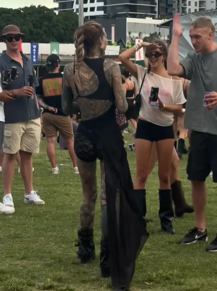 Zbog tetovaža je ostala bez vida i potro&scaron;ila pravo bogatstvo: Sada se odlučila na &scaron;okantan potez