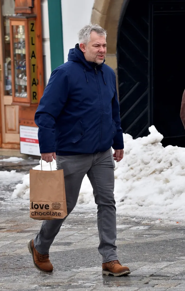 Zgodni par ukrao show: Brineta u smeđoj bundi i markantni mladić plijenili pažnju u Varaždinu