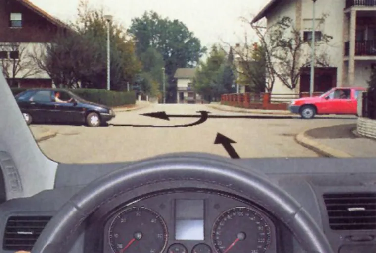 Svaki vozač mora točno rije&scaron;iti prometna raskrižja: Ako na nekom pogrije&scaron;i&scaron;, vrati dozvolu