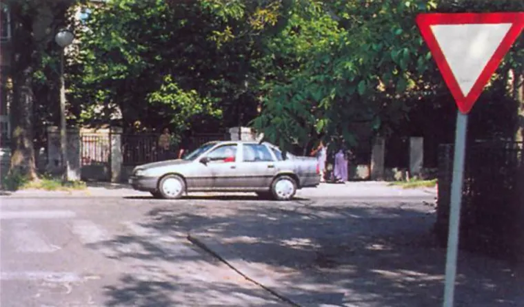 Svaki vozač mora točno rije&scaron;iti prometna raskrižja: Ako na nekom pogrije&scaron;i&scaron;, vrati dozvolu