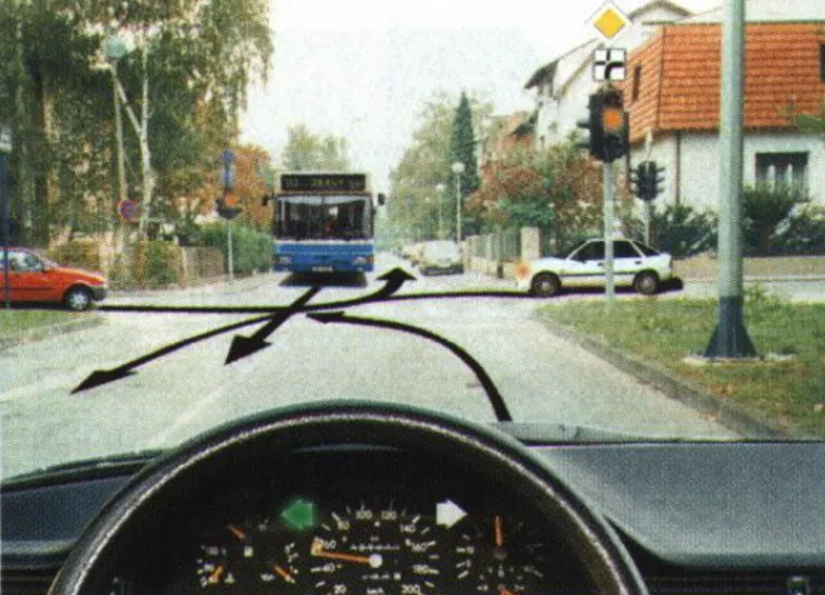 Svaki vozač mora točno rije&scaron;iti prometna raskrižja: Ako na nekom pogrije&scaron;i&scaron;, vrati dozvolu