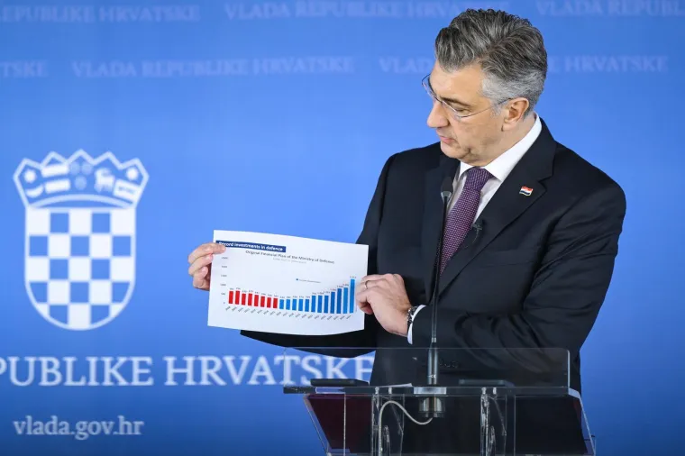 Plenković novinarima pokazao grafove, pa poslao političku poruku