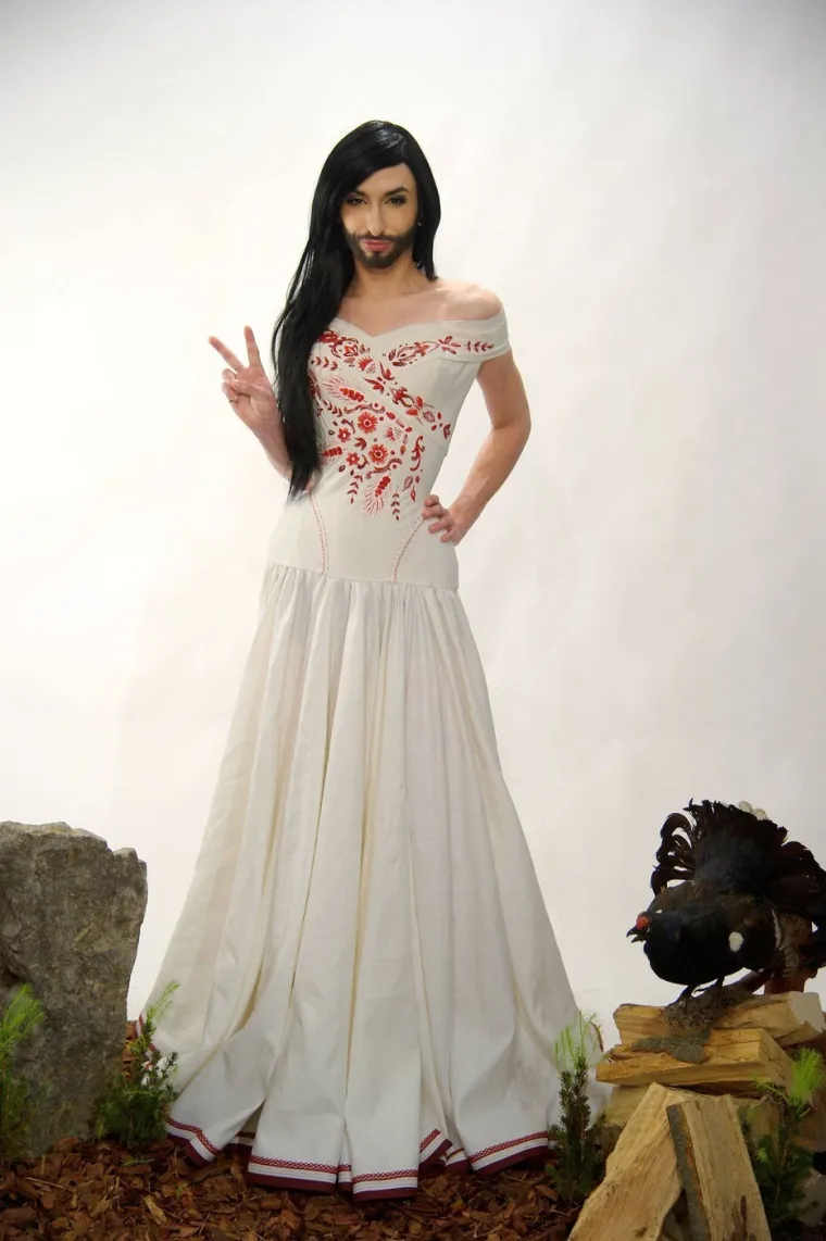 Bradata žena &scaron;okirala najnovijom odlukom: Ovako je Conchita izgleda prije nego se proslavila