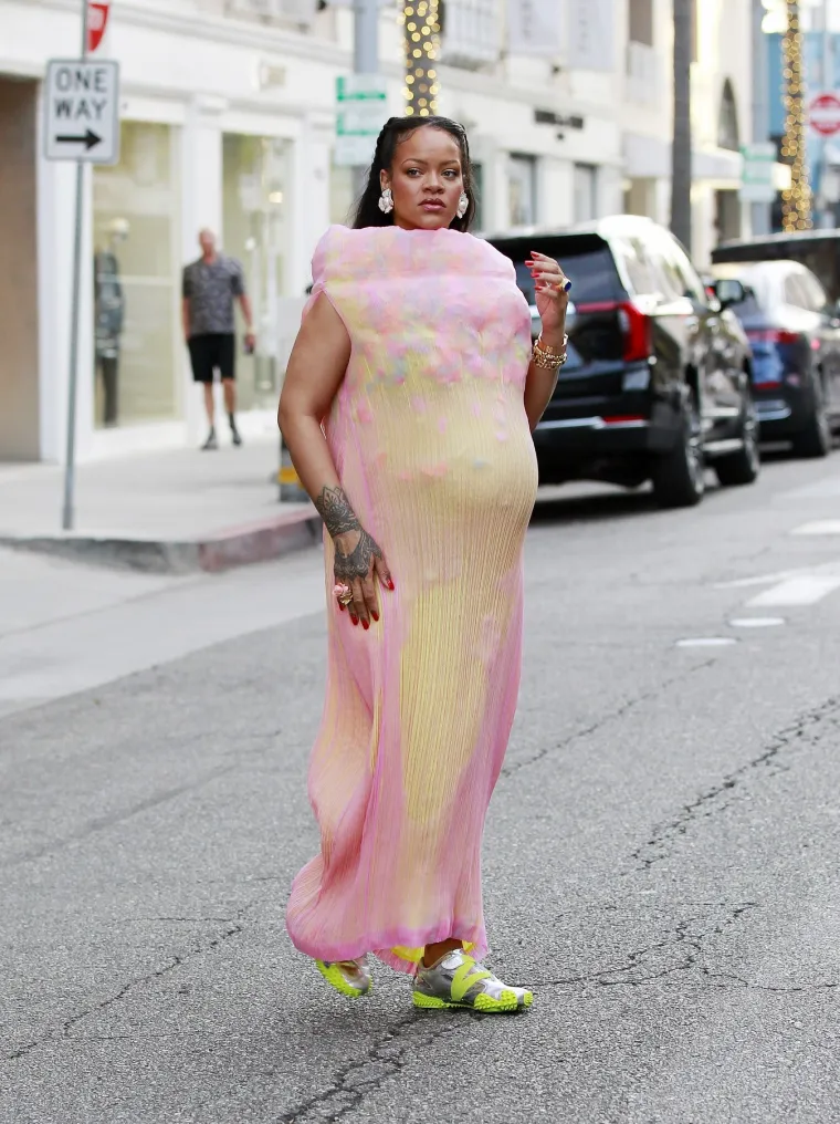 Rihanna nikad bolje nije izgledala: Trudnoća ne mora značiti odricanje od stila