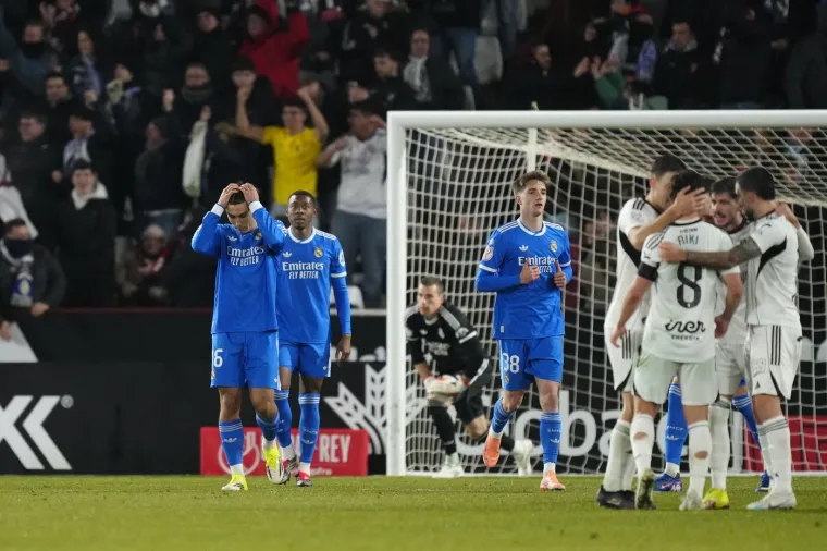 Uplakana lica zvijezda Reala govore sve! Ovako se nisu osramotili desetljećima