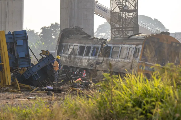 Stravični prizori tragedije: Vlak zdrobljen, a najmanje 32 osobe poginule