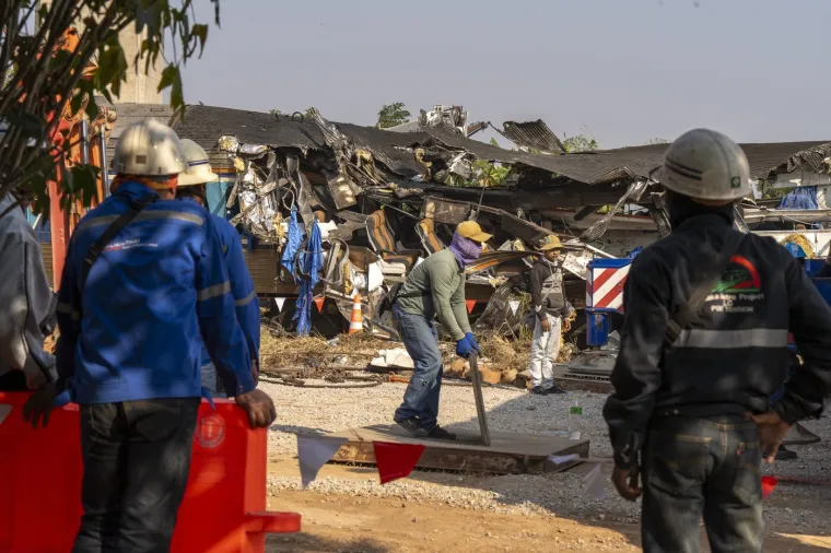 Stravični prizori tragedije: Vlak zdrobljen, a najmanje 32 osobe poginule