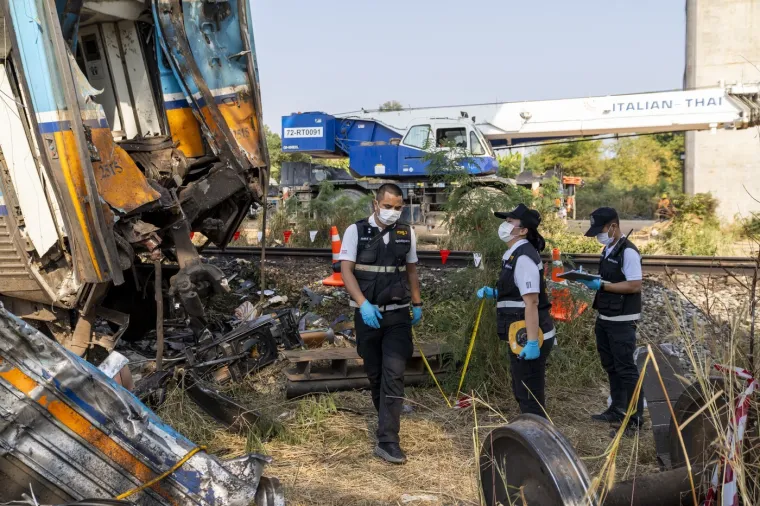 Stravični prizori tragedije: Vlak zdrobljen, a najmanje 32 osobe poginule