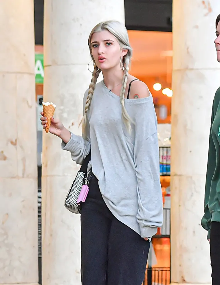 Starija kći Charlieja Sheena progovorila o zahvatima i mlađoj sestri: 'Hoda s mojim biv&scaron;im!'