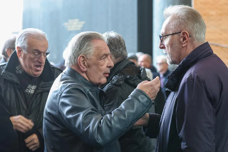 Posljednji ispraćaj zagrebačke legende: Tomislav Svetina prvi puta u javnosti nakon ostavke