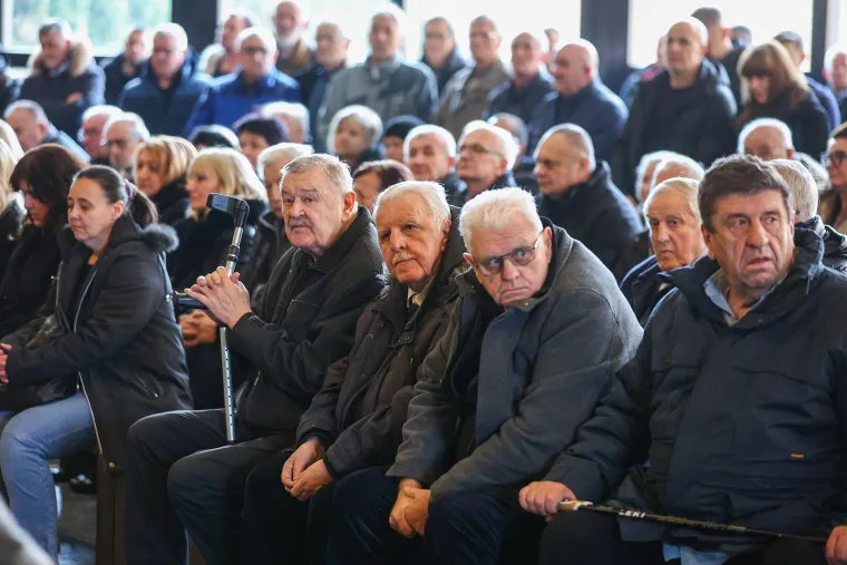 Posljednji ispraćaj zagrebačke legende: Tomislav Svetina prvi puta u javnosti nakon ostavke