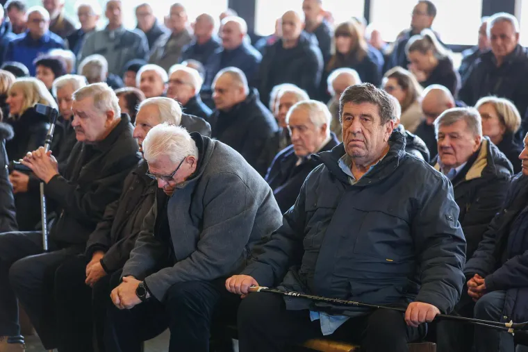 Posljednji ispraćaj zagrebačke legende: Tomislav Svetina prvi puta u javnosti nakon ostavke